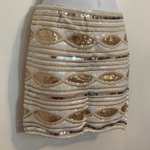 Cream Sequin Skirt by English Rose. Size small - Picture 4 of 8